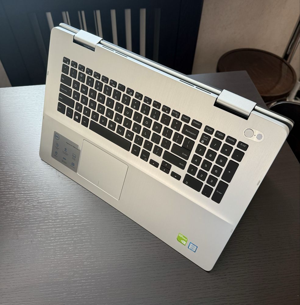 Dell inspiron 17“ 7786 2in1/ i7-8565U/ 16GB/ 256GB SSD/ Nvidia MX250