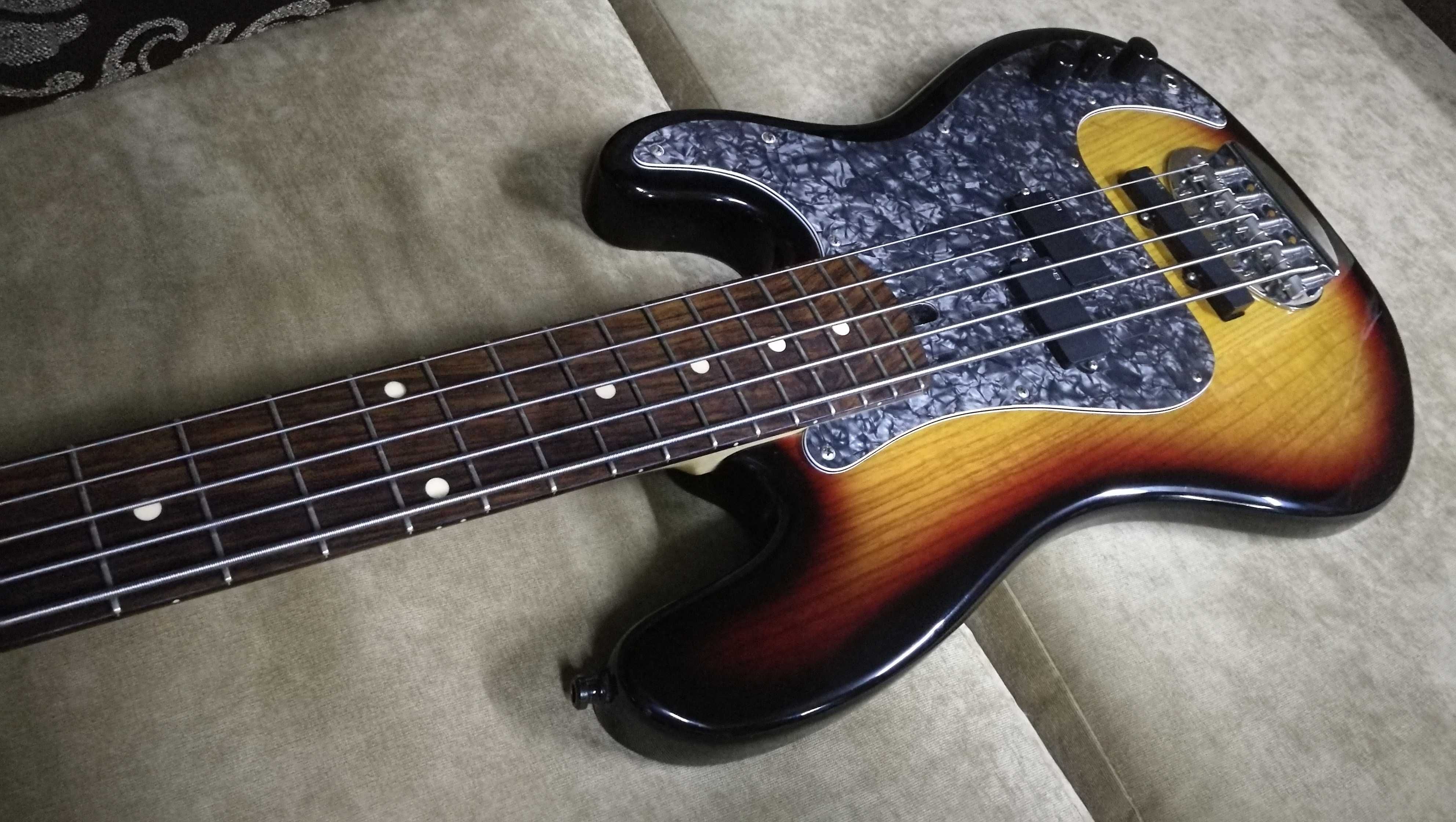 5-струнний бас Lakland Skyline 55-64 modded