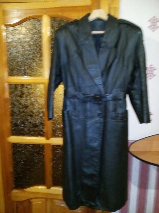 Женский кожаный плащ