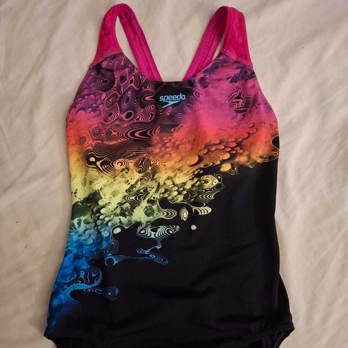 Продам купальник Speedo