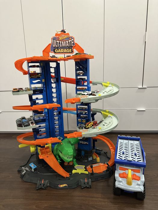 Дорога та машина hot wheels