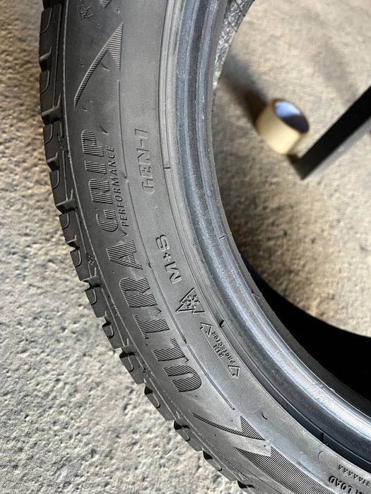 Шини 225/50 r17 98V GoodYear Ultra Grip Performance (438)