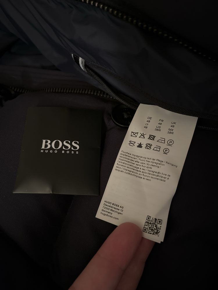 Продам власного пуховика Hugo Boss