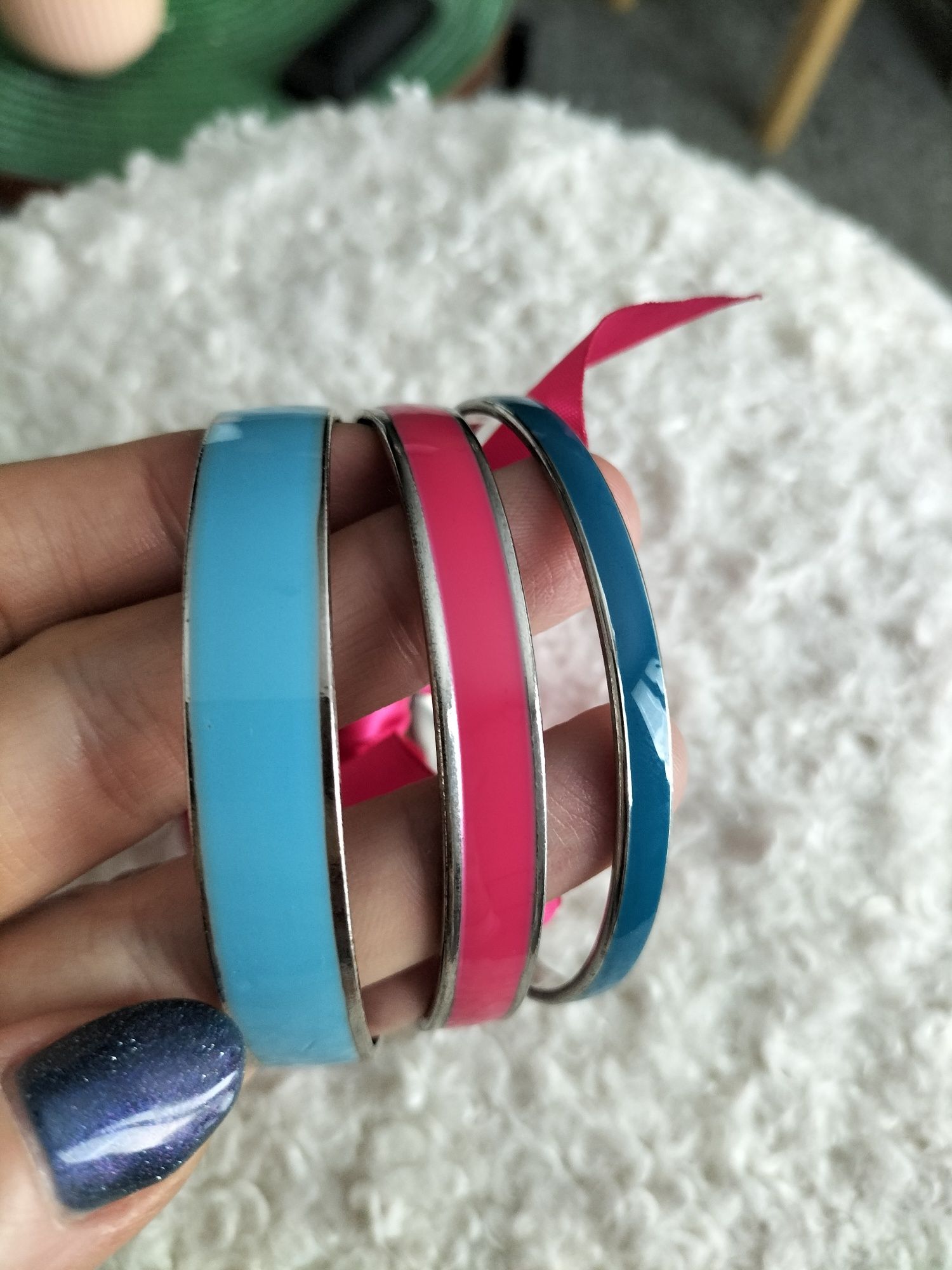 Unikatowe emaliowane metalowe bransolety 3 sztuki Escada