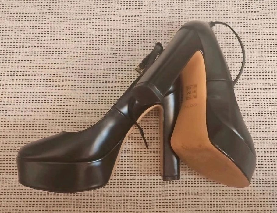 Sapatos compensados Aldo