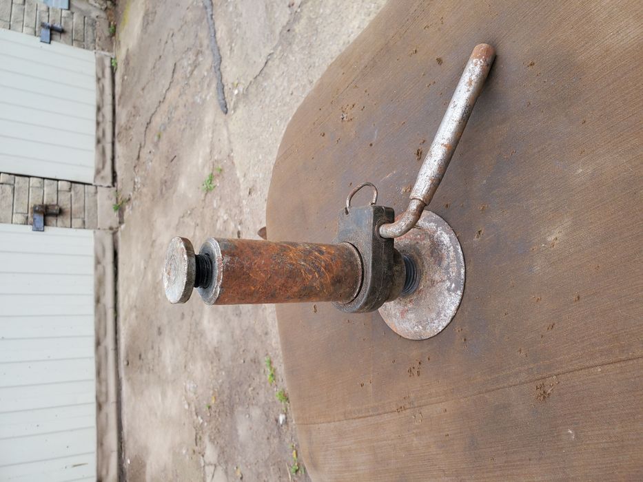 Продам Домкрат винтовой автомобильный идеал СССР