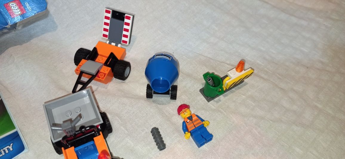 Lego City Juniors - 10750 wozik robót budowlanych z betoniarką