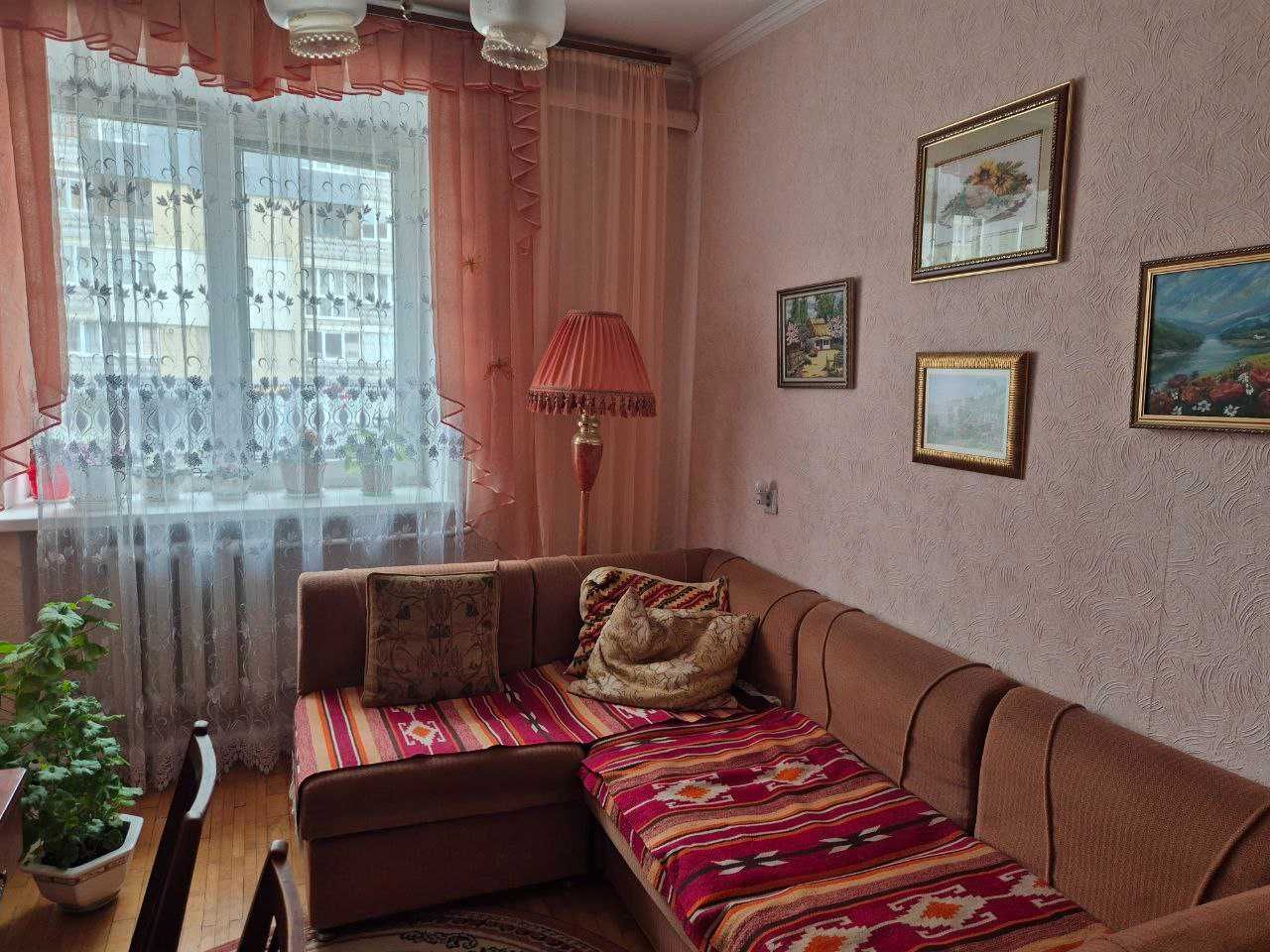 Продам 3 к квартиру в центрі