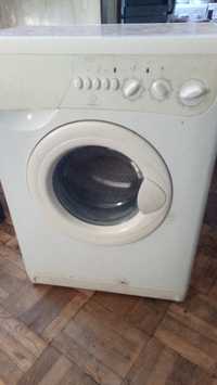 Продам стиральную машинку Indesit ws105 tx ex (на запчасти)