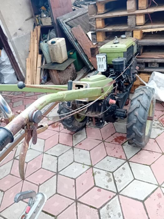 Продам мотоблок Зубр