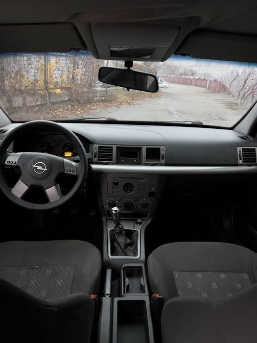 Opel vectra C 2004 год