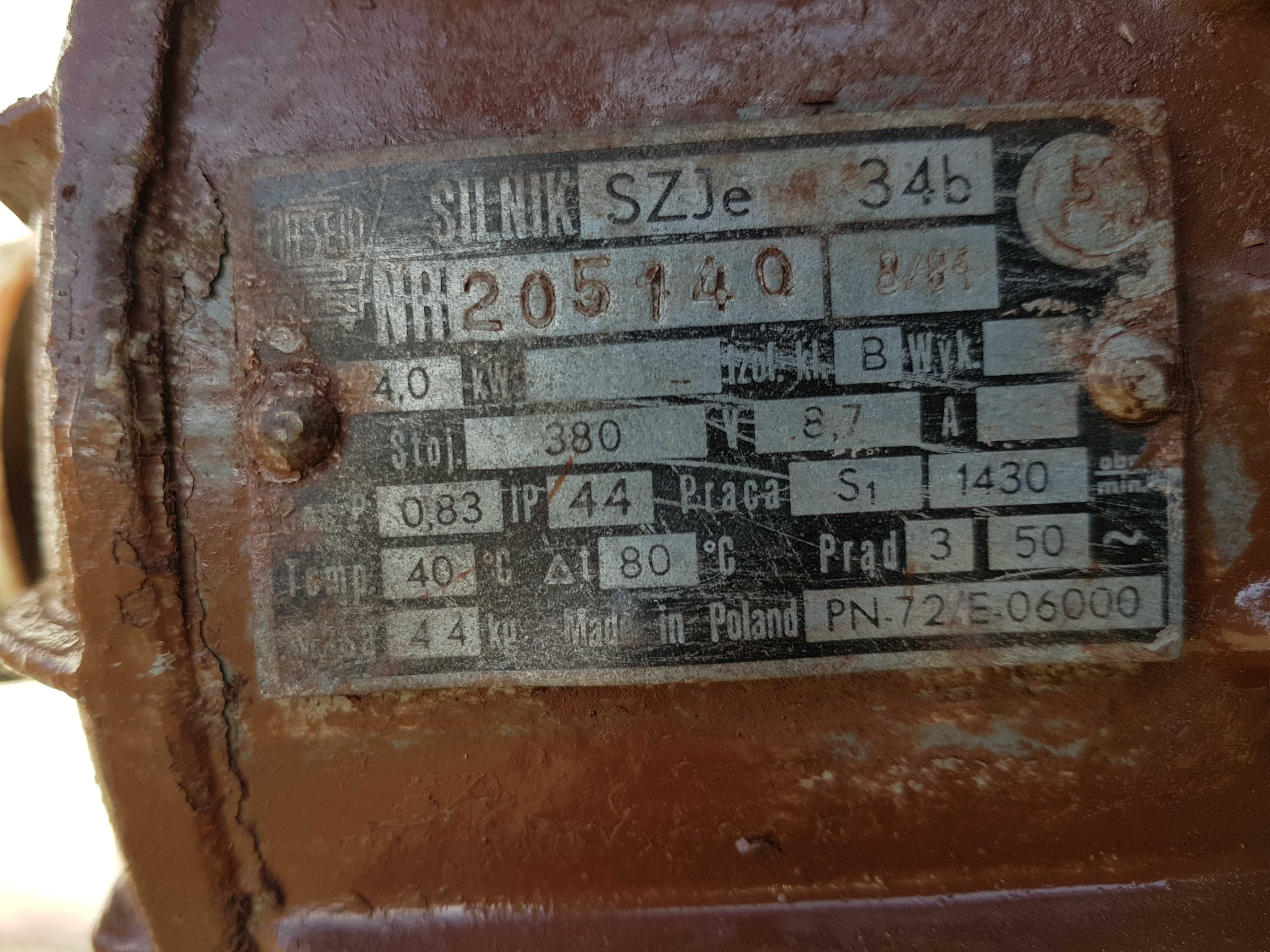 Rębak  łuparka  świdrowa do drzewa