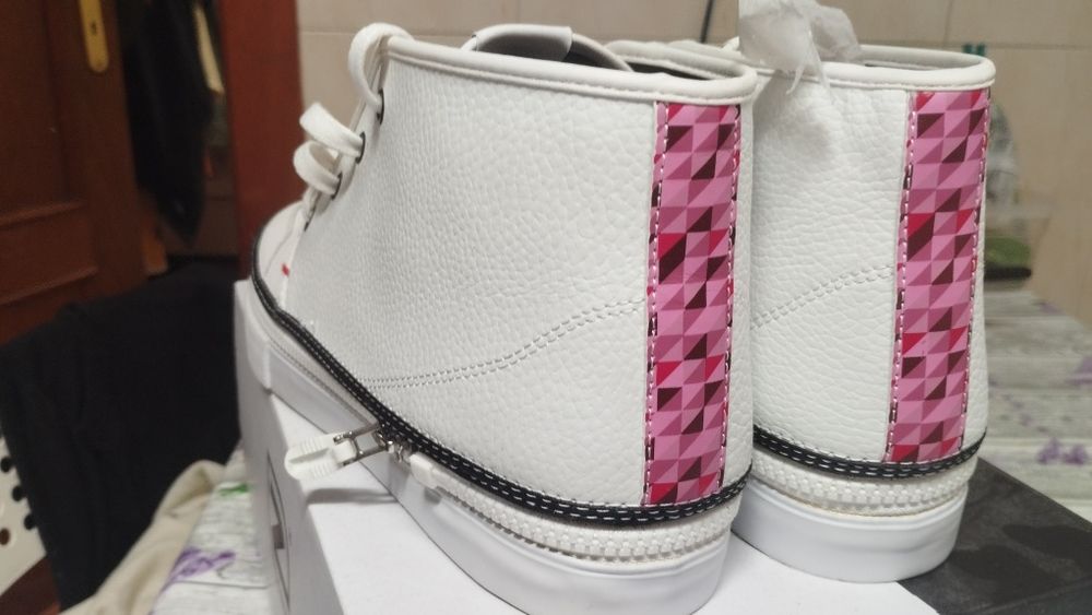 Tênis com zíper zipz novo na caixa 44 n°