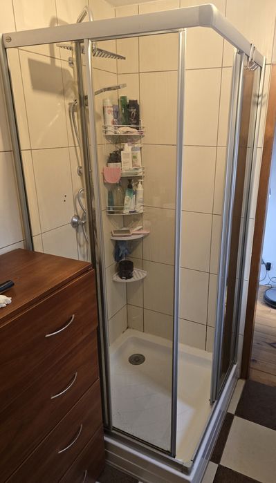 Brodzik i drzwi / Kabina prysznicowa do demontażu