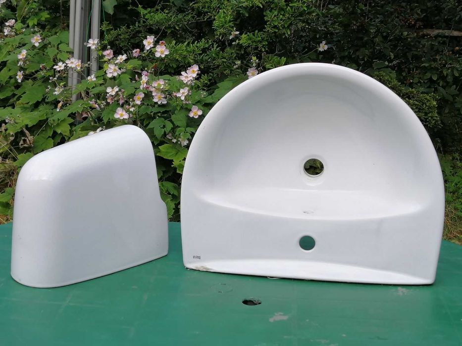 Umywalka ROCA 55 z osłoną