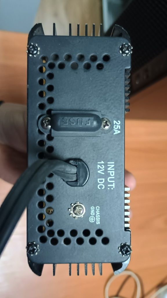 Авто інвертор Neodrive 200W