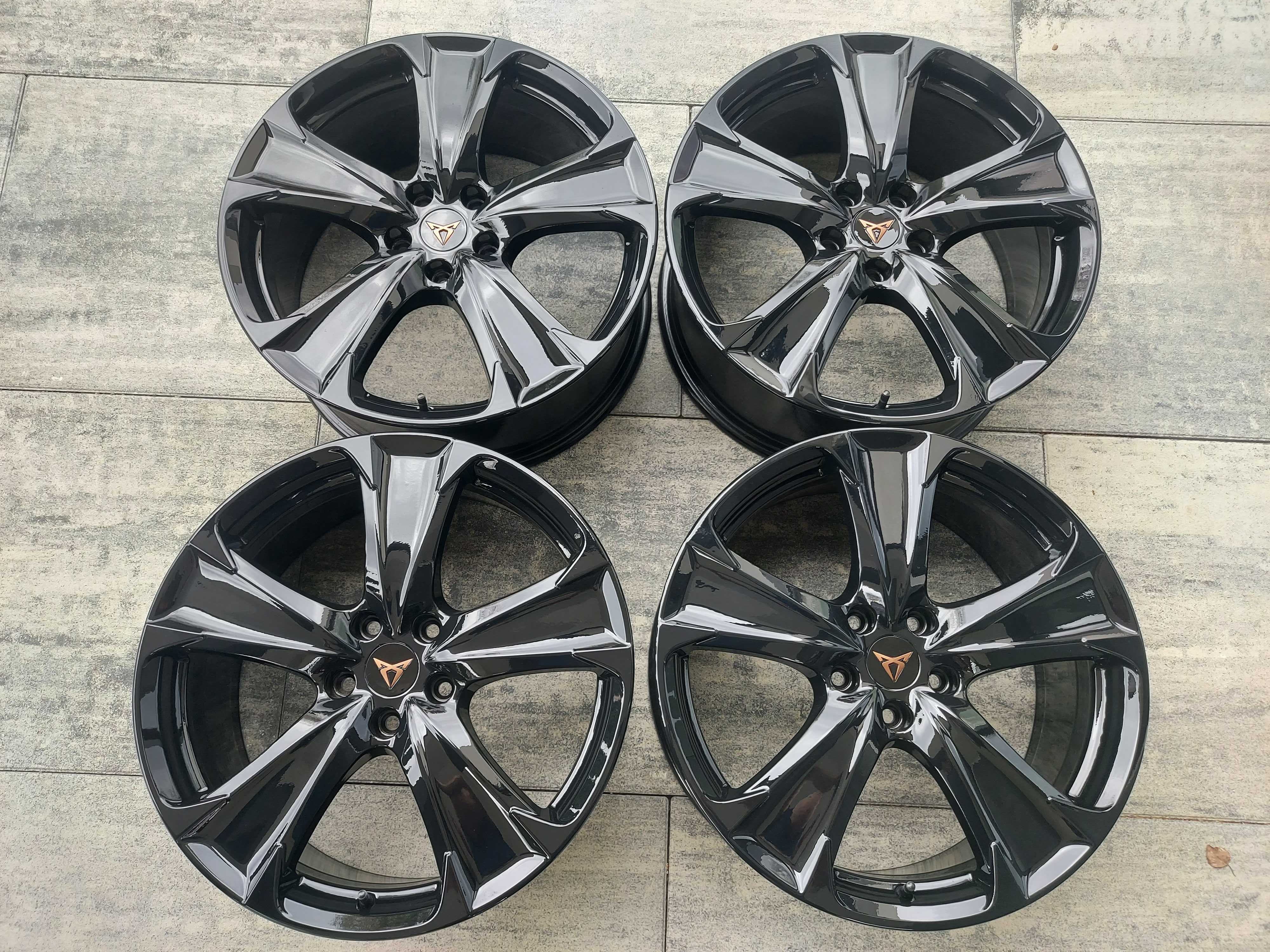 Felgi  oryginalne CUPRA LEON IV 5FA 8X19 ET 49
