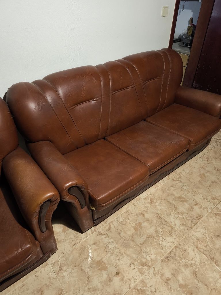Sofá cama e dois de um lugar