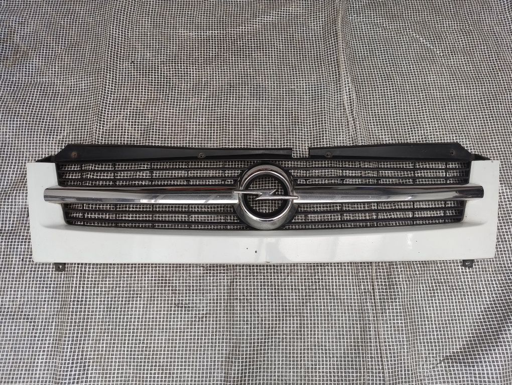 Opel Movano lift 03-10 grill atrapa kratka przód Biała chrom wysyłka