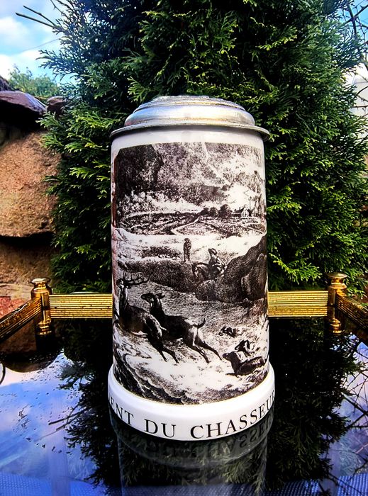 Kufel porcelanowy  kolekcjonerski sygnowany motyw polowanie