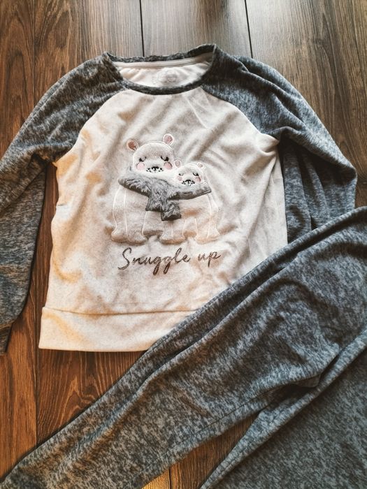 Śliczny mięciutki dres dresik dla dziecka misie polarne na 5-6 lat 116