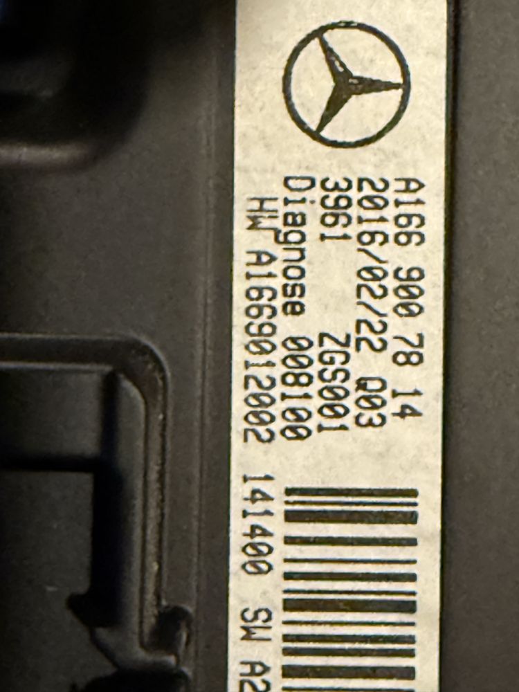 Monitor radio mercedes cla