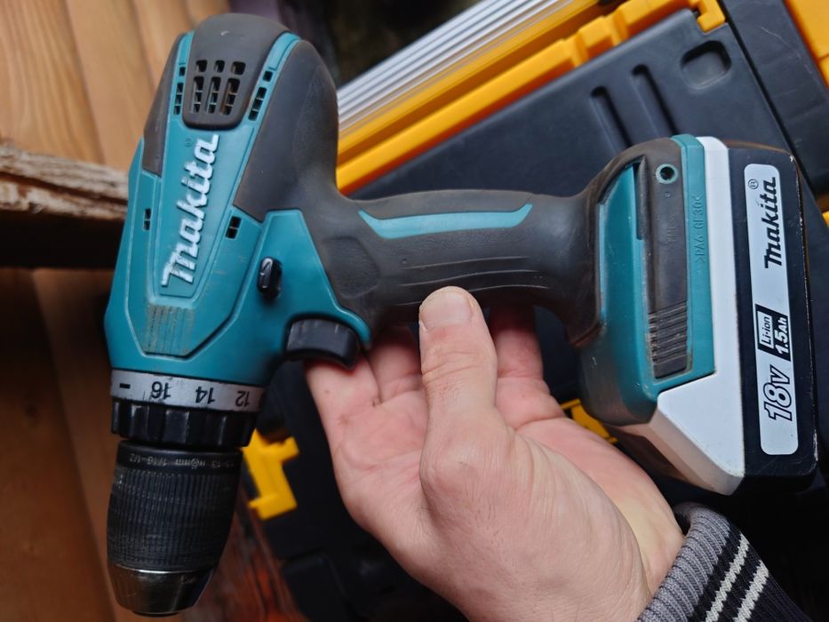Шуруповерт Makita df457d