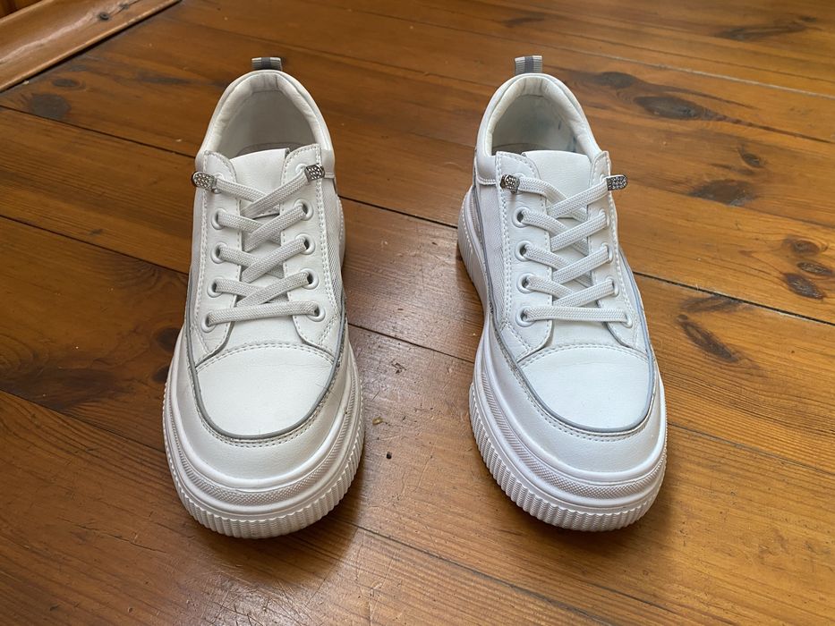 Продам кросівки SHARMAN