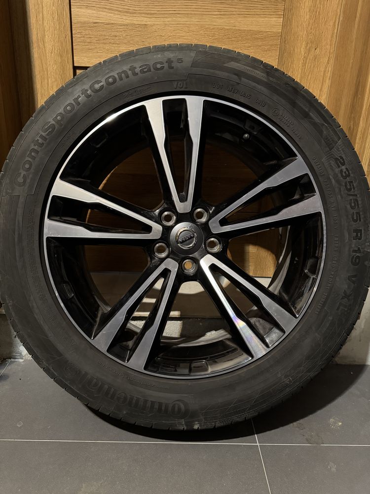Koła alufelgi opony volvo 235/55/R19 continental