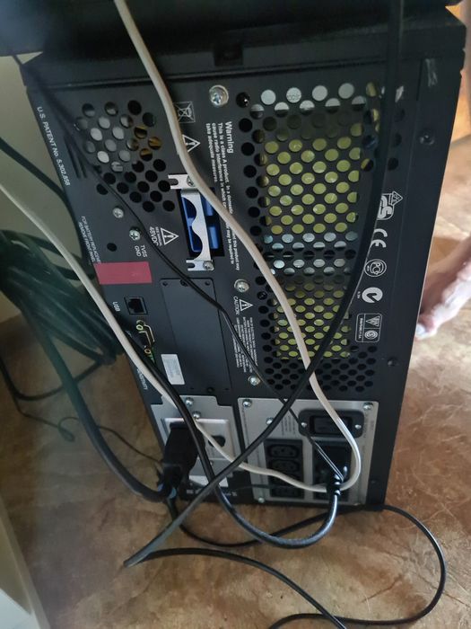 APC Smart-UPS 2200XL безперебойник