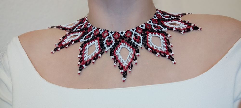 Розкішна силянка ручної роботи з бісеру