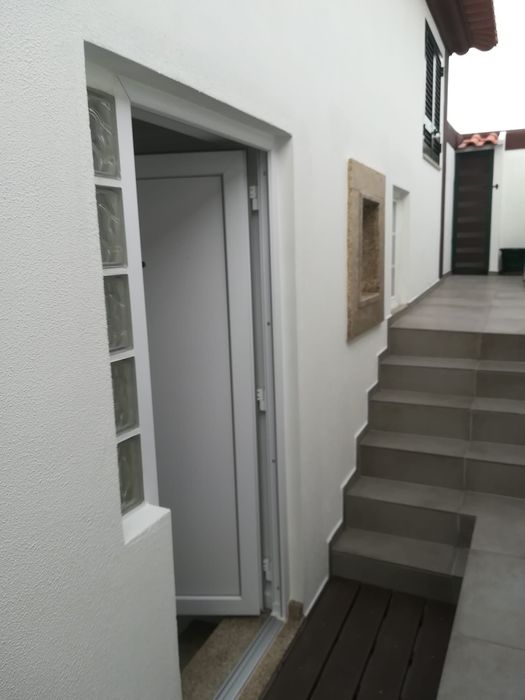 Aluga casa  (Periferia de TORRES VEDRAS)