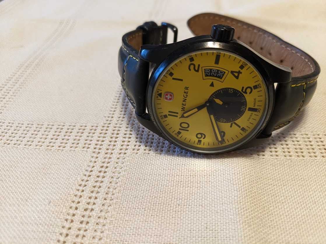 Продам годинник Wenger watch 7247x swiss made, жовтий