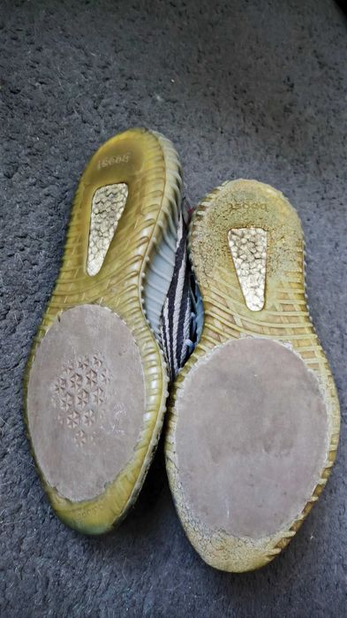 Yeezy 350v2 rozmiar 44