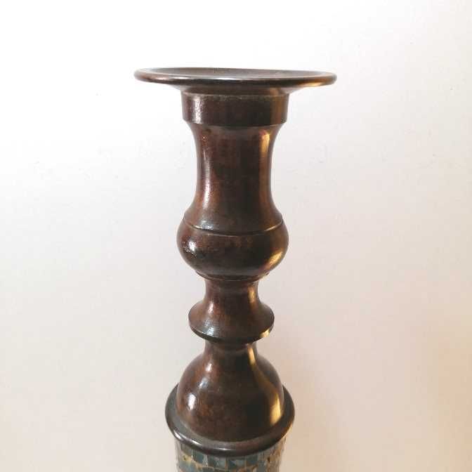 Tocheiro ou candelabro metálico