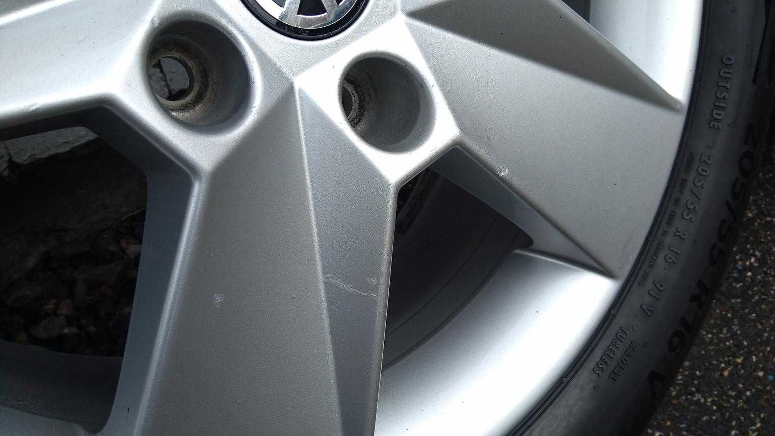 [26] OCTAVIA GOLF A3 205/55/16 ALTEA Yeti Jetta SUPERB II CADDY 5x112