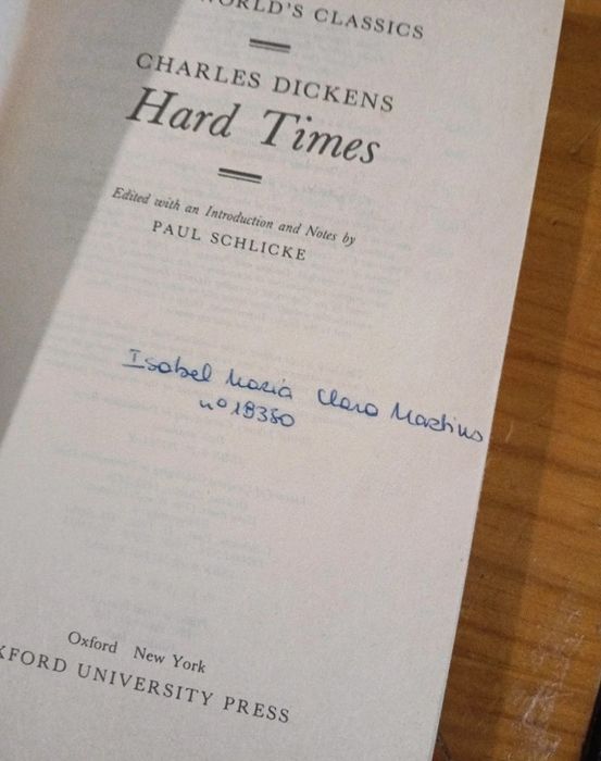 Livro "Hard Times" de Charles Dickens