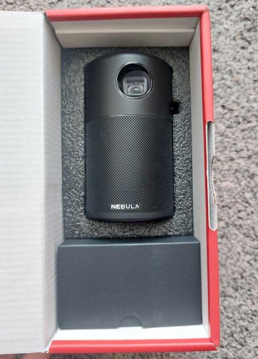 Projektor NEBULA Anker Projector mobilny  plus stojak gratis