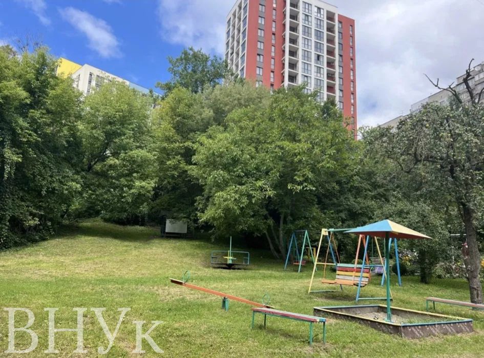 Продаж 2 кімнатної квартири по вулиці Шевченка.