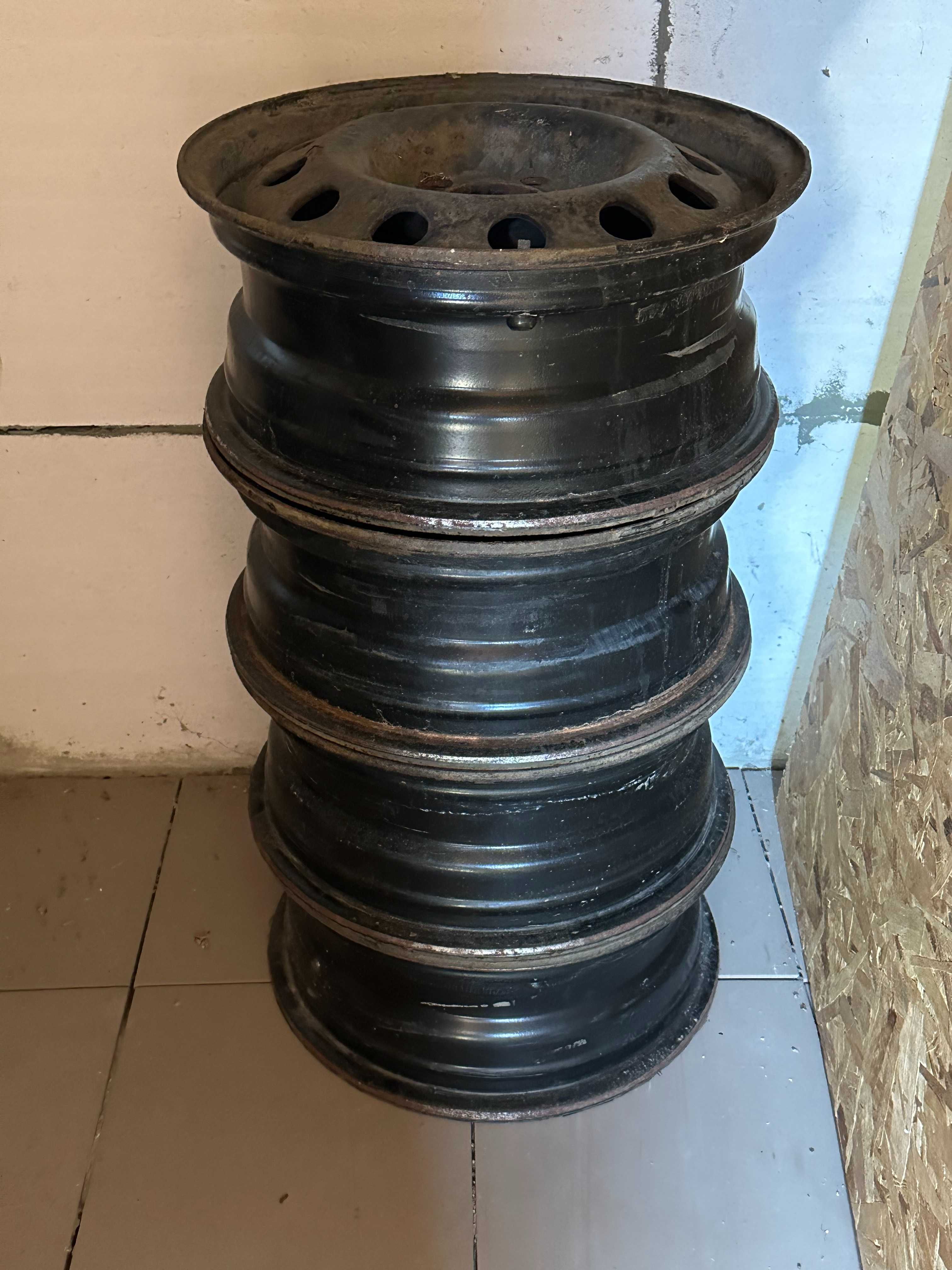 Продам металеві диски R15