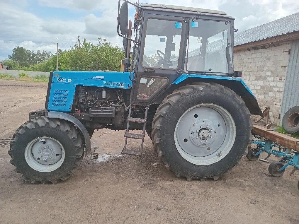 Продам трактор мтз
