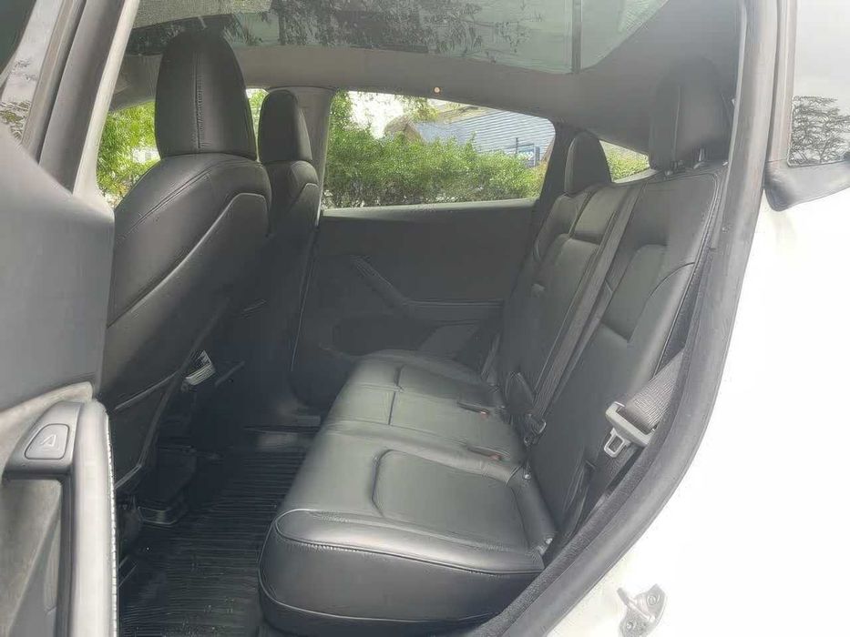 Tesla Model Y Long Range      2023