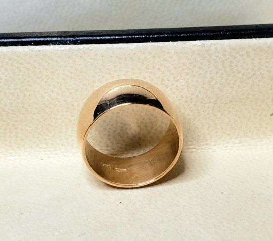 Продам золотое кольцо