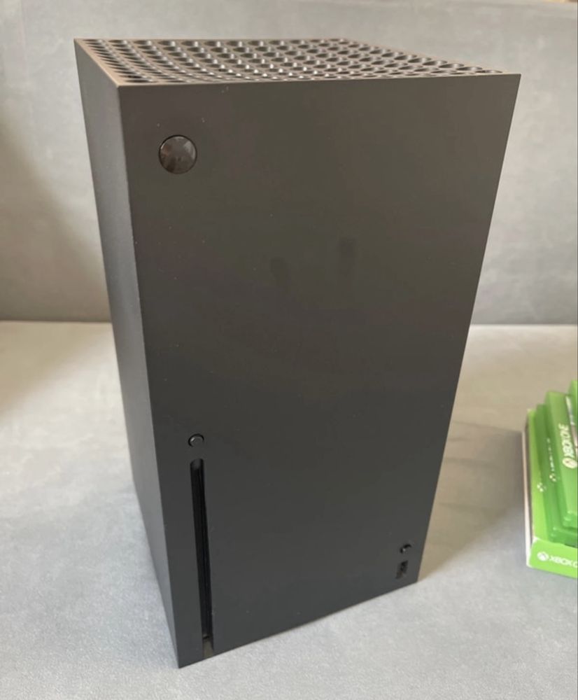 Xbox Series X 1Tb Bluray + pad + gry