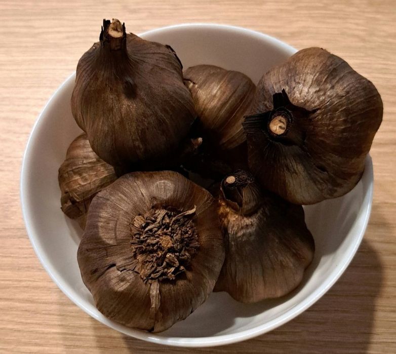 Czarny czosnek 15 główek