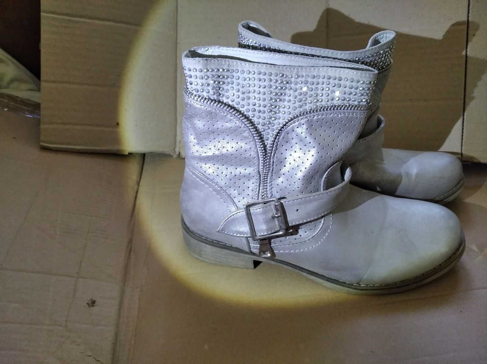 Ботинки ботиночки нарядные сверкающие серебристого цвета 38 размер 39