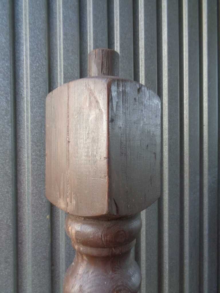 Kolumna drewniana słup -do odnowienia