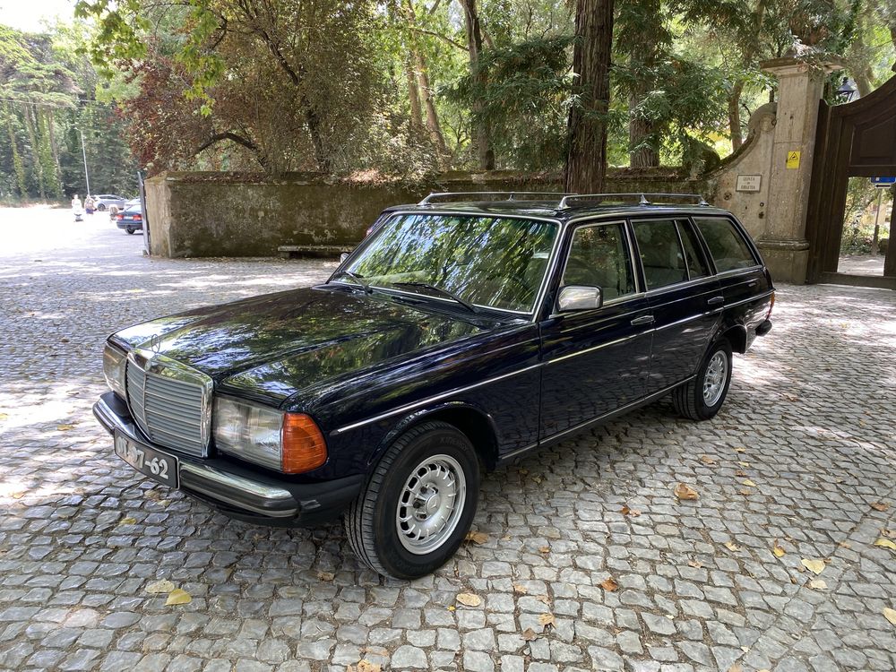 Mercedes Benz (W123) 300 Td Certificada pelo ACP