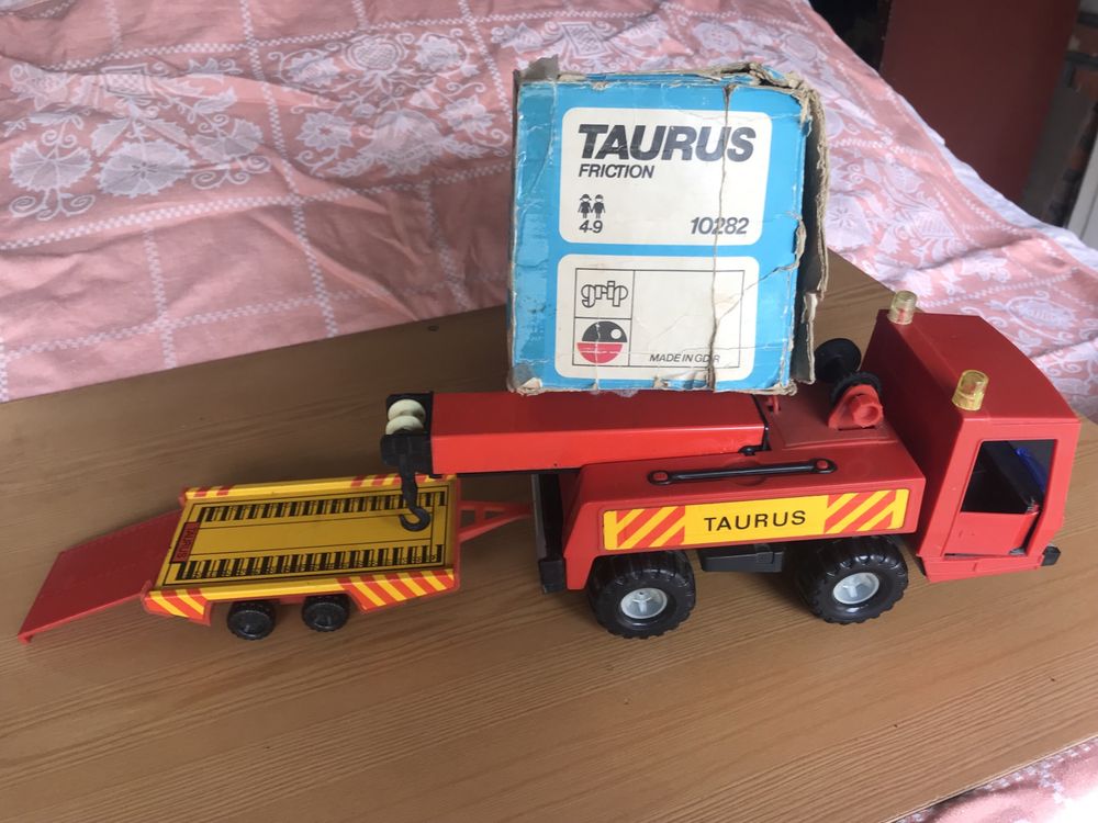 Игрушка эвакуатор “Taurus” ГДР/Германия 80-е годы