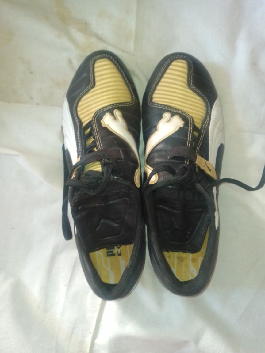 Футбольні бутсы фірма PUMA